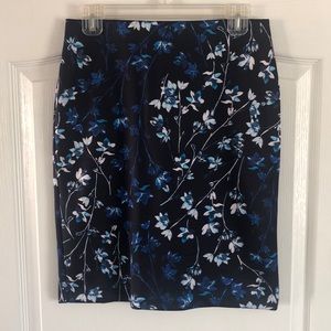 Floral pattern mini skirt